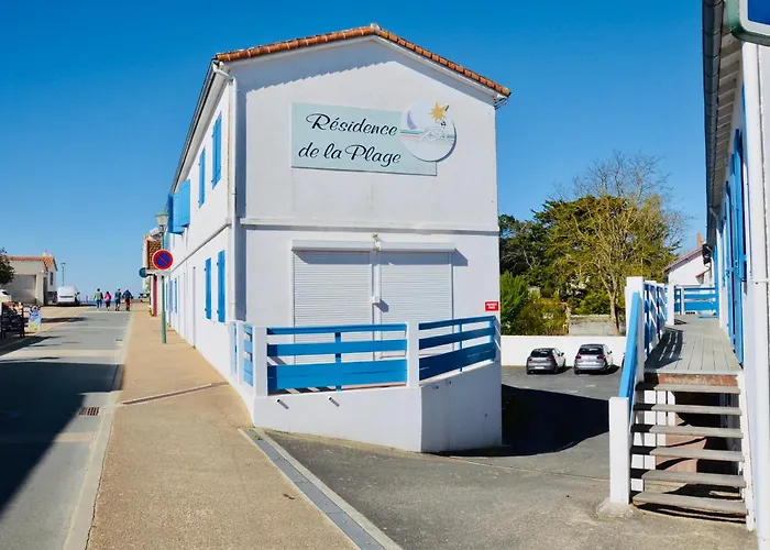 A Quelques Pas De La